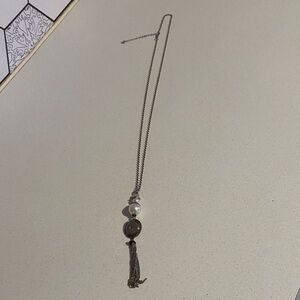 Elegant Silver Snap Pendant Necklace